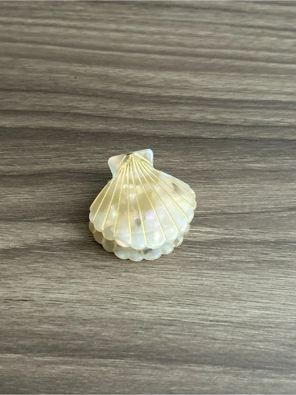 Shell Hair Clip Q1243 - Picture 2 of 5